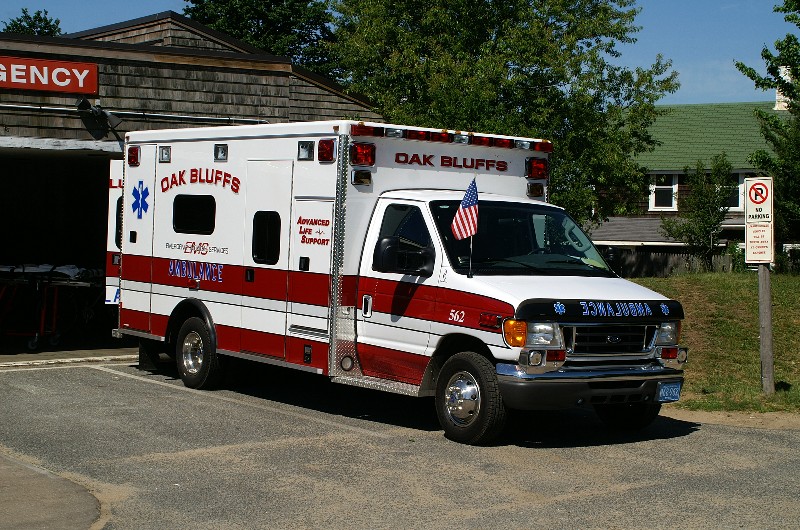 OAK BLUFFS EMS Oscar 90